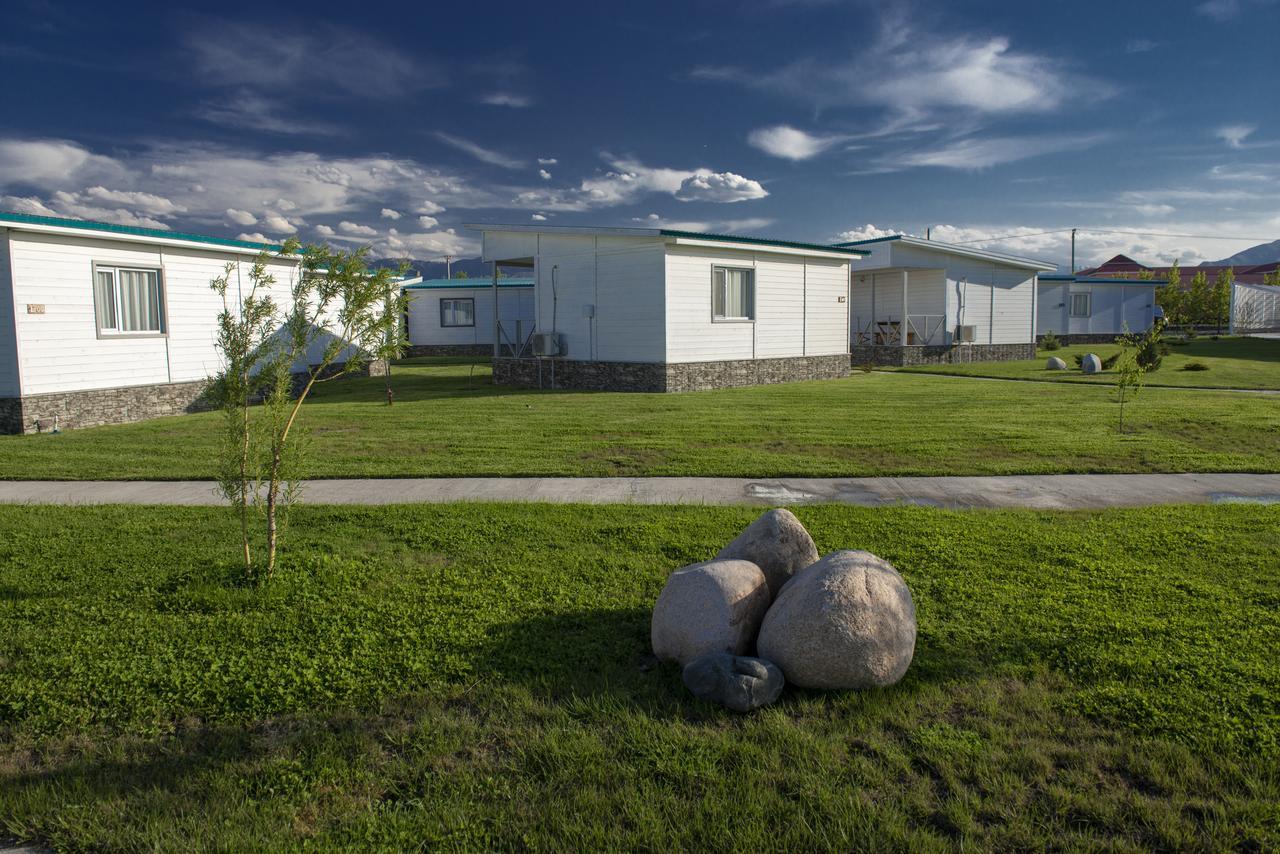 Aquamarine Resort Akshi Exterior photo